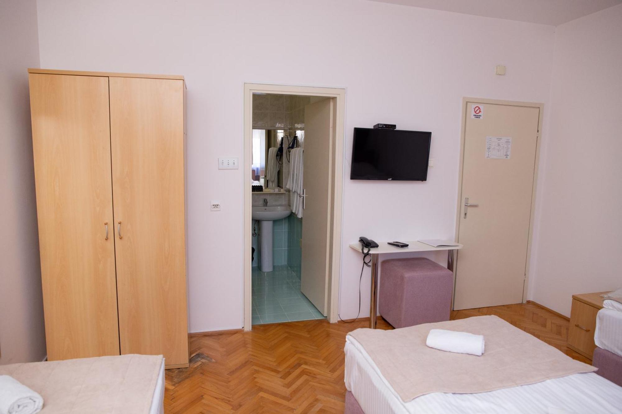 Motel New Sanatron Bosanski Novi Exterior foto